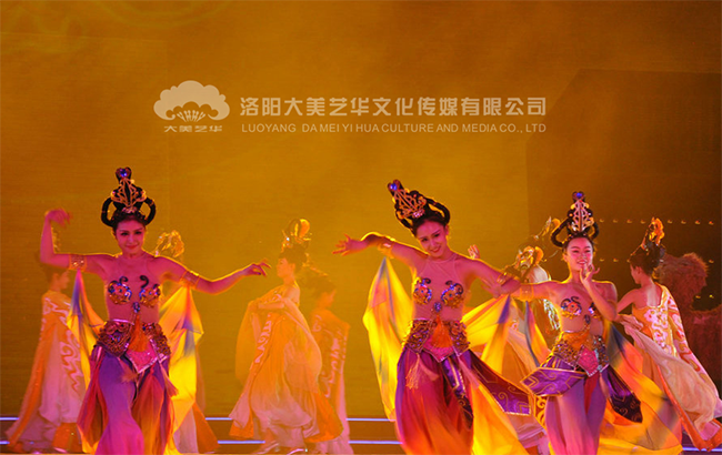 第36屆中國(guó)洛陽牡丹文化節(jié)開幕式現(xiàn)場(chǎng)，《隋唐洛陽城》篇章歌舞演出